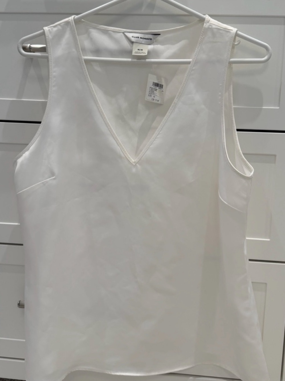 Club Monaco White V Neck Sleeveless Blouse Tank Top NWT Medium
